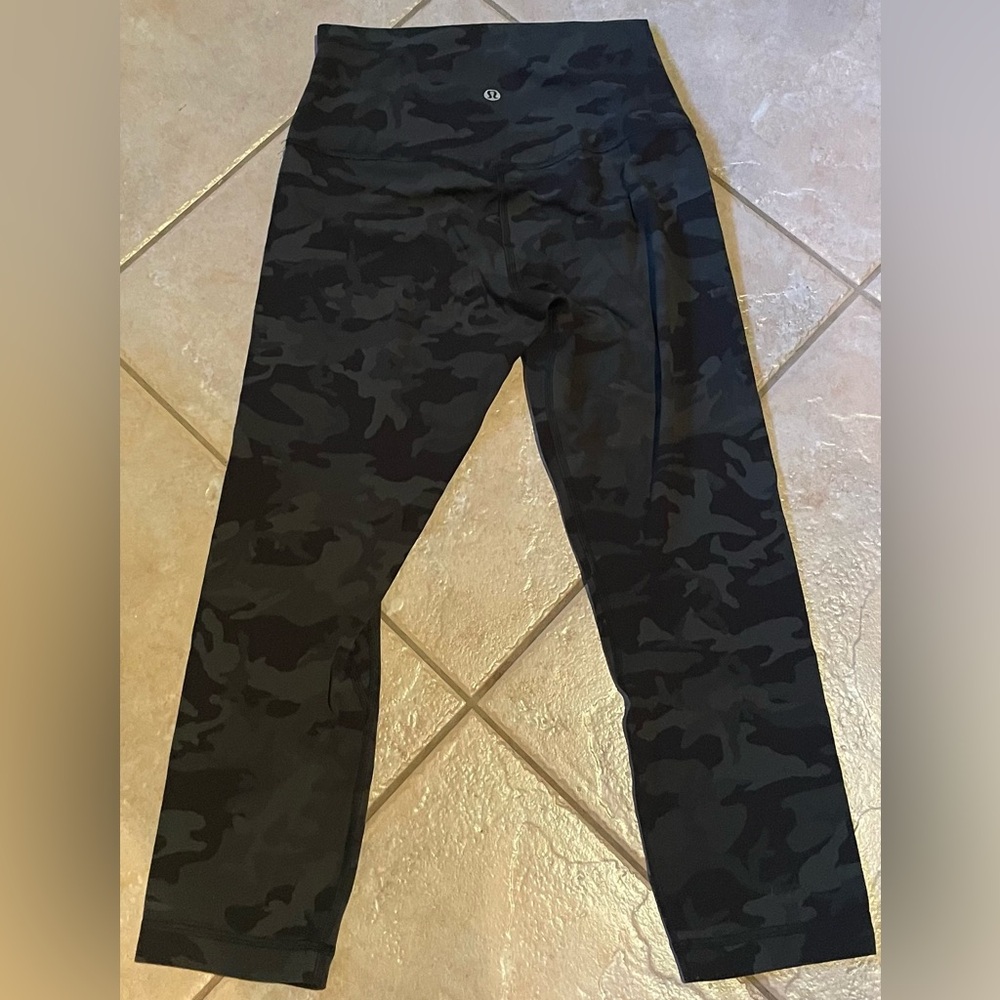Lululemon Vuori Alo Yoga Women’s Align Crop 21” Leggings Pants Camo Green 6 - Picture 7 of 12